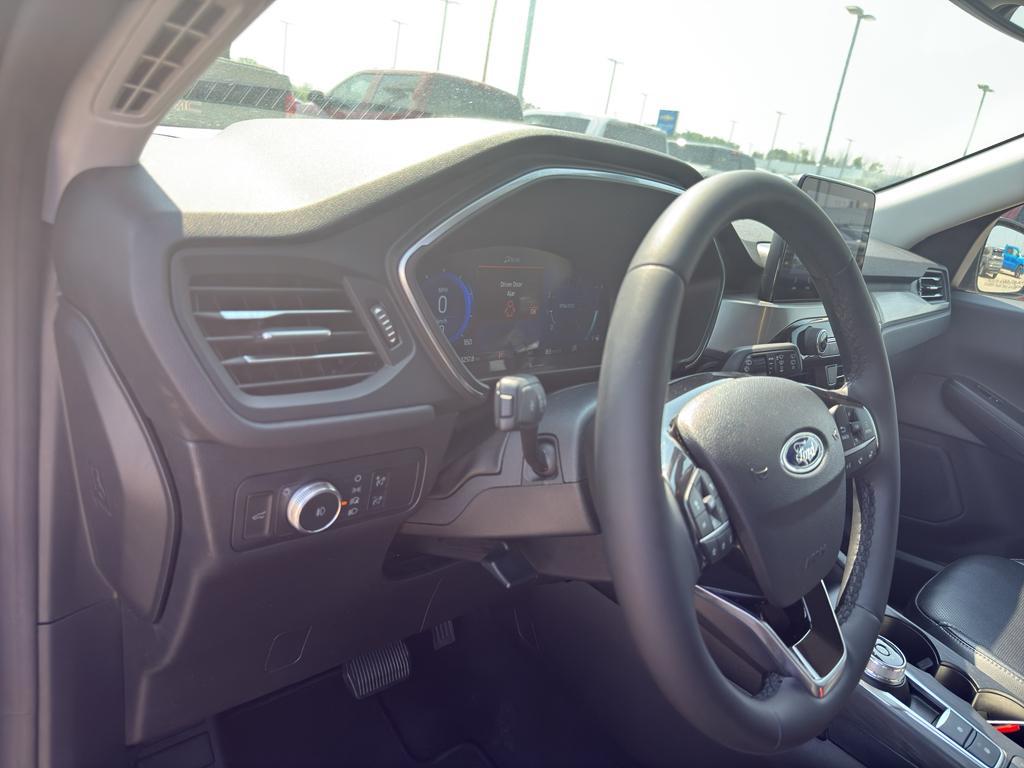 used 2022 Ford Escape car, priced at $25,895