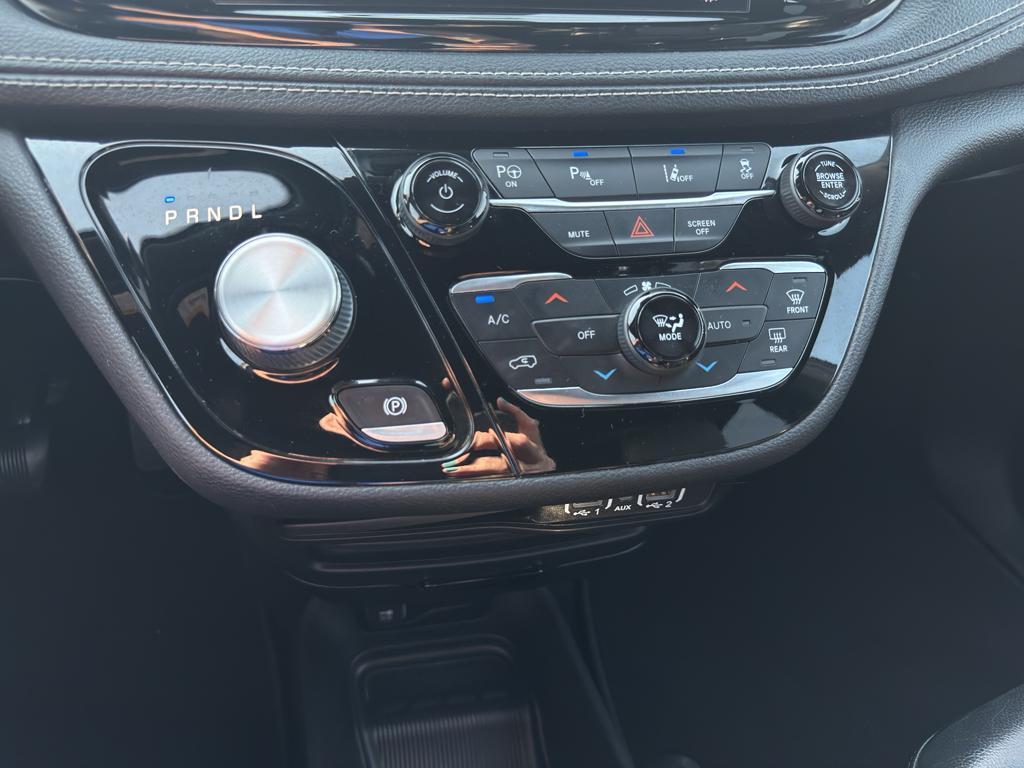 used 2022 Chrysler Pacifica Hybrid car, priced at $26,995