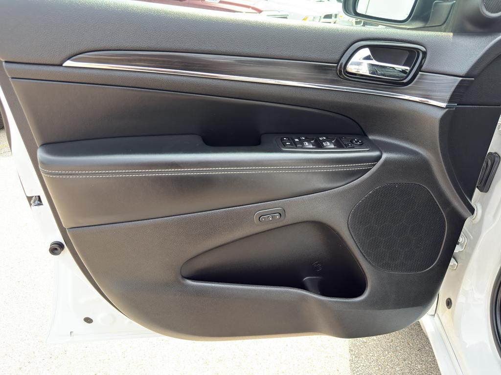 used 2021 Jeep Grand Cherokee car, priced at $27,995