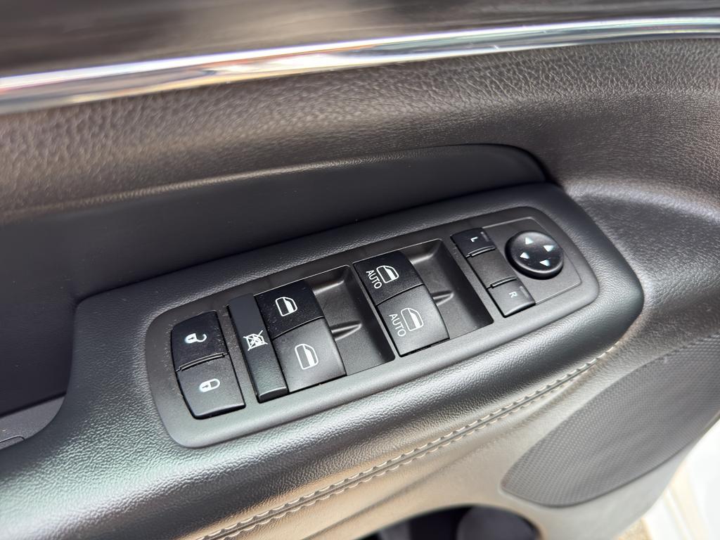 used 2021 Jeep Grand Cherokee car, priced at $27,995