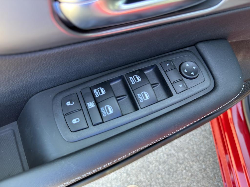 new 2025 Chrysler Pacifica car, priced at $44,940