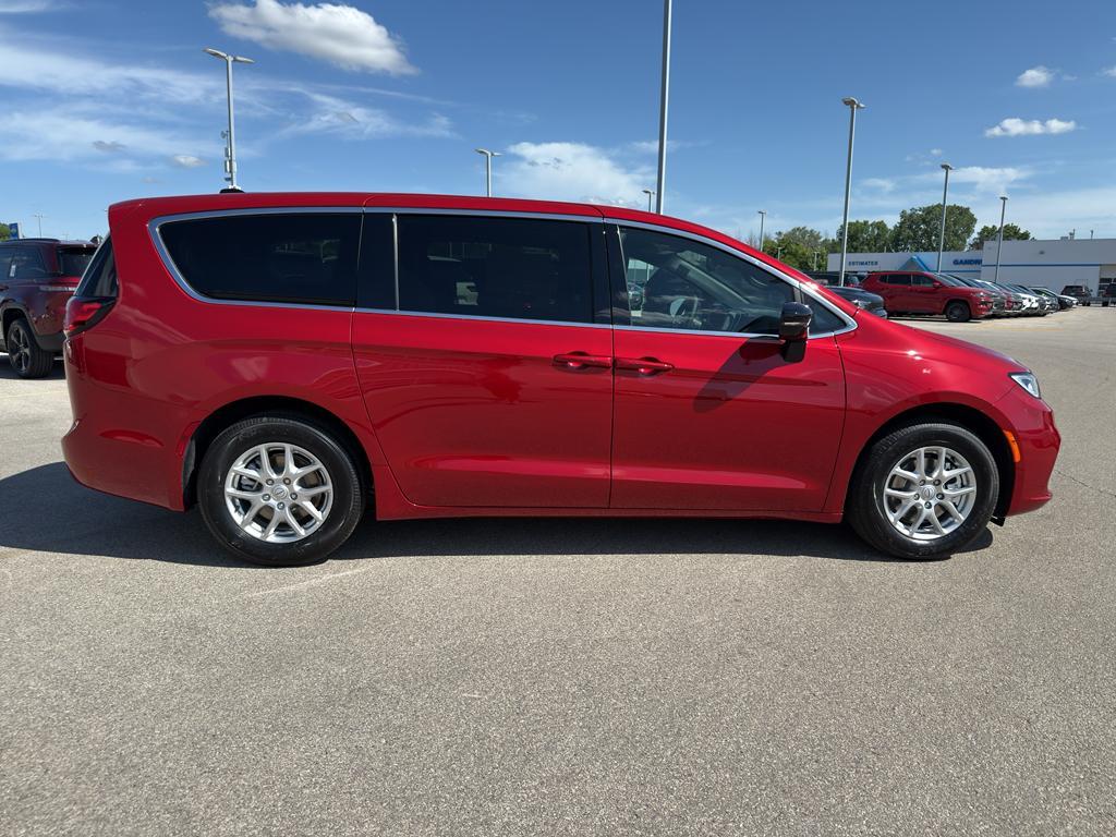 new 2025 Chrysler Pacifica car, priced at $44,940