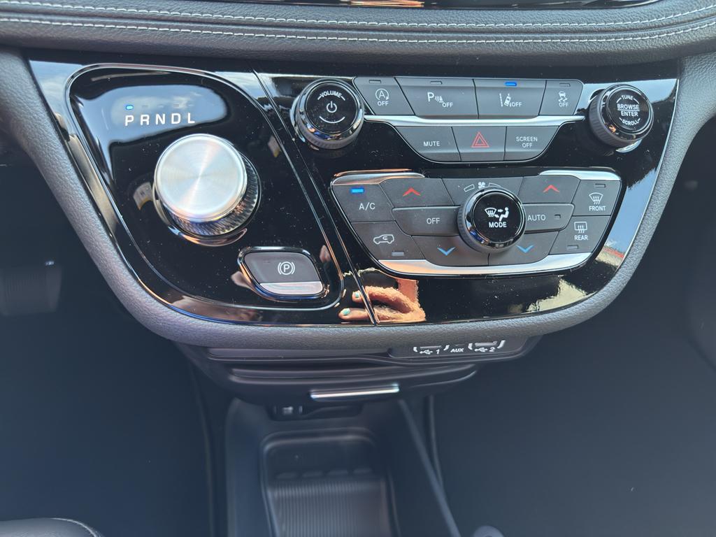 new 2025 Chrysler Pacifica car, priced at $44,940