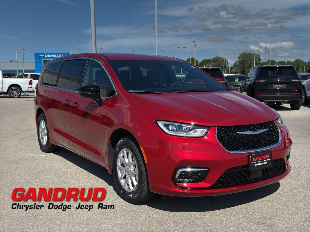 new 2025 Chrysler Pacifica car, priced at $44,940