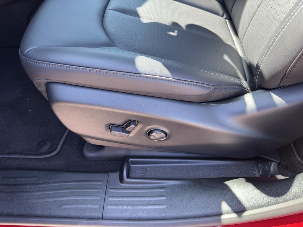 new 2025 Chrysler Pacifica car, priced at $44,940