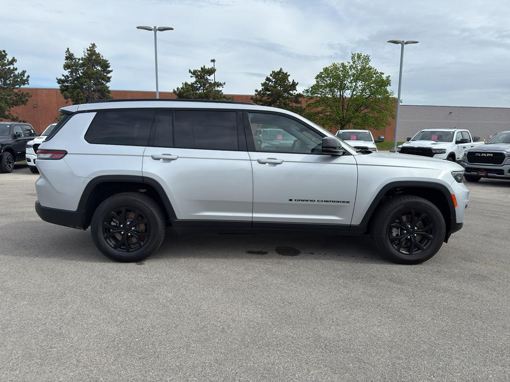 new 2025 Jeep Grand Cherokee L car, priced at $46,998