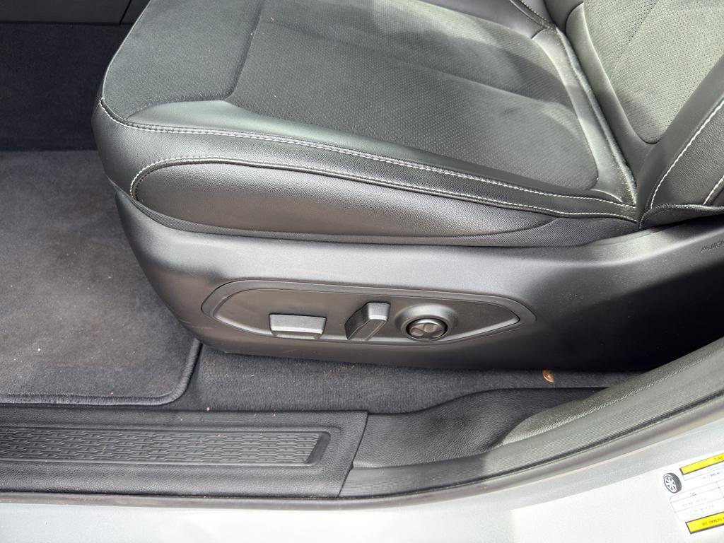 new 2025 Jeep Grand Cherokee L car, priced at $46,998