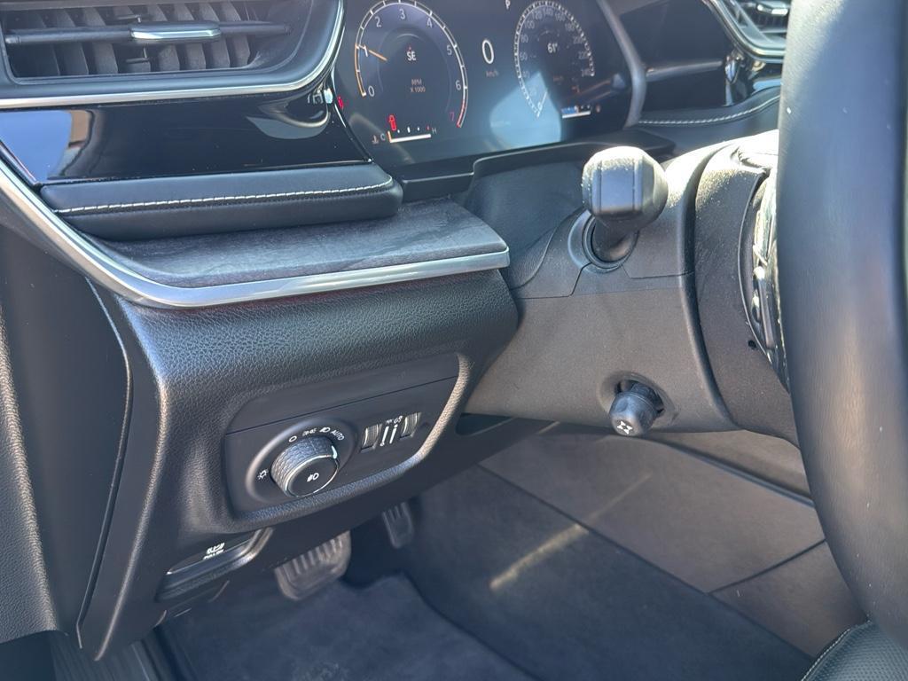used 2022 Jeep Grand Cherokee car, priced at $37,795