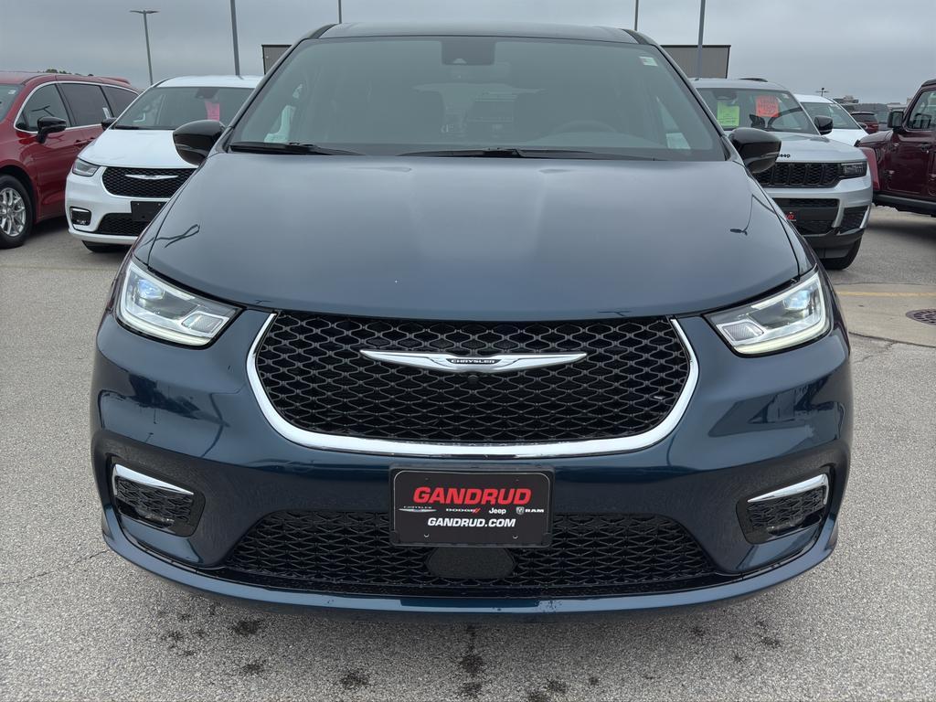 new 2025 Chrysler Pacifica car, priced at $44,940