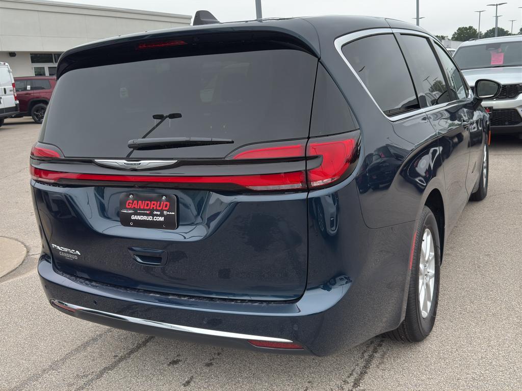 new 2025 Chrysler Pacifica car, priced at $44,940