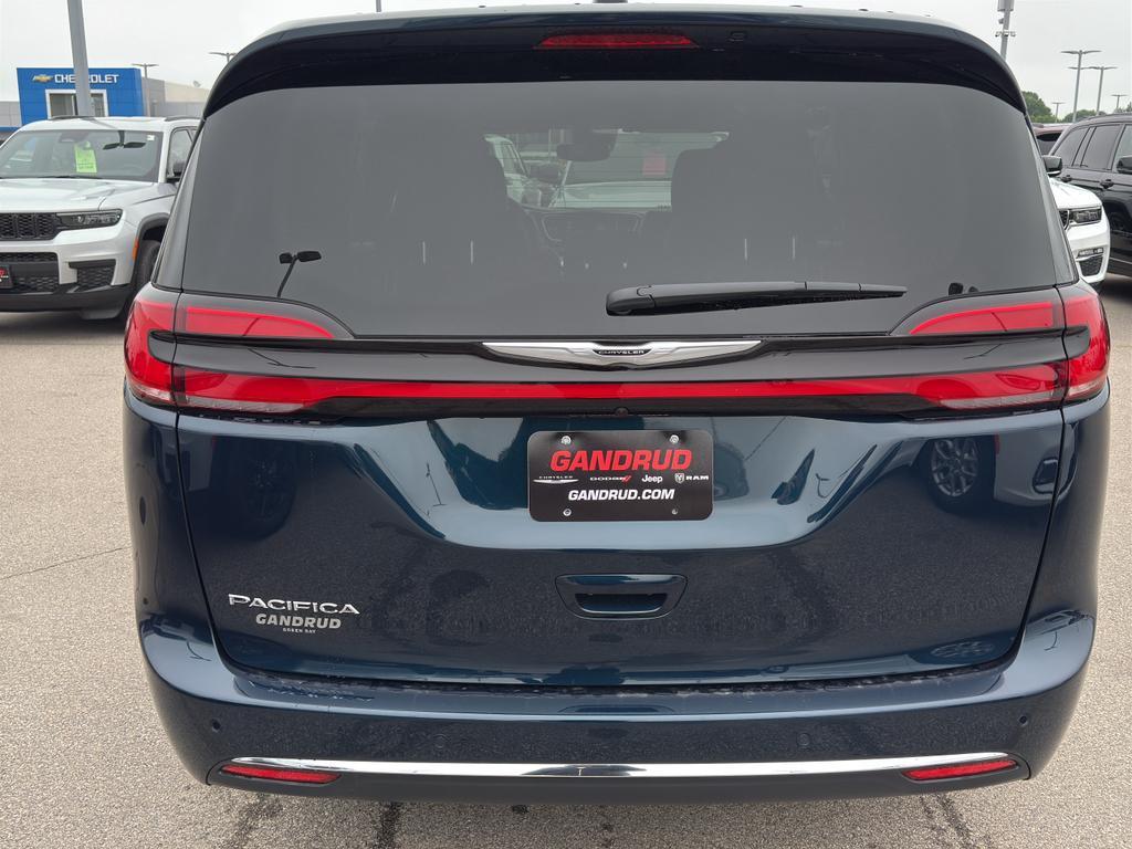 new 2025 Chrysler Pacifica car, priced at $44,940