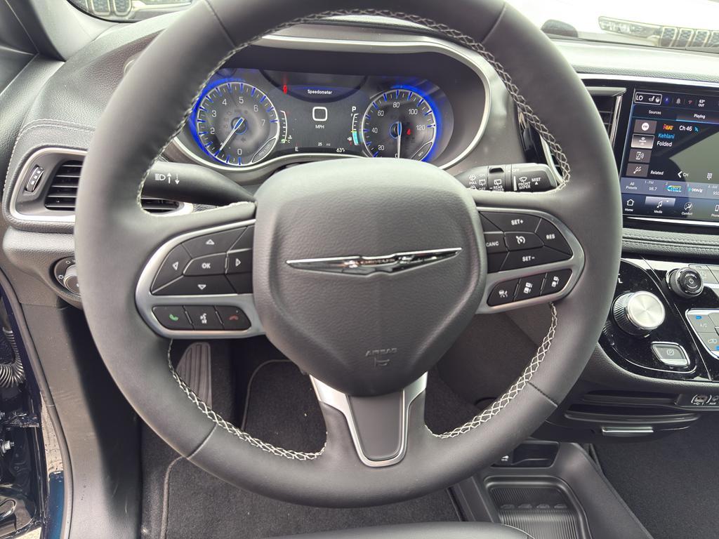 new 2025 Chrysler Pacifica car, priced at $44,940