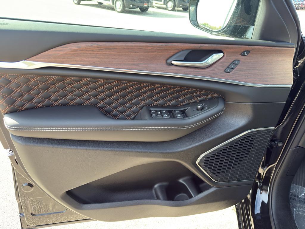 new 2025 Jeep Grand Cherokee L car, priced at $63,857