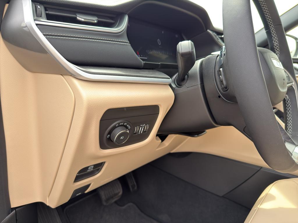new 2025 Jeep Grand Cherokee L car, priced at $47,985