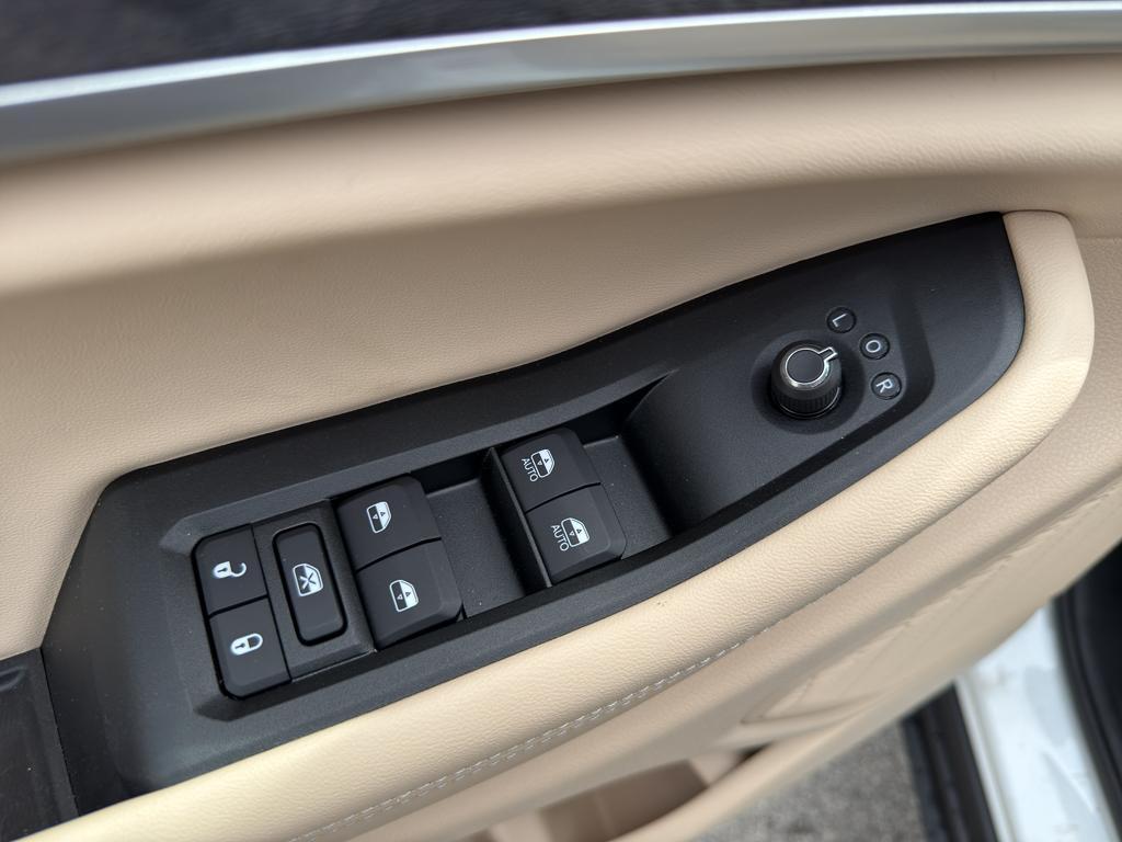new 2025 Jeep Grand Cherokee L car, priced at $47,985