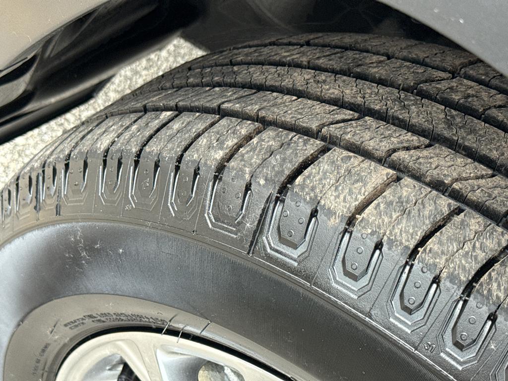 used 2021 Jeep Cherokee car, priced at $25,795