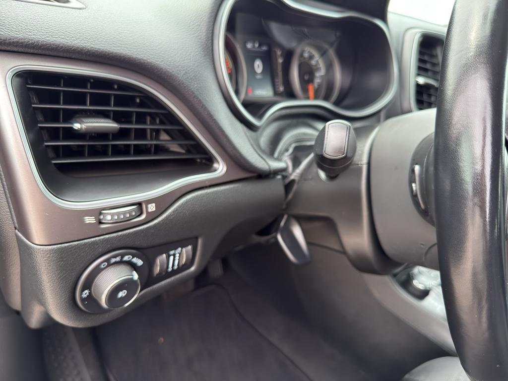 used 2021 Jeep Cherokee car, priced at $25,795