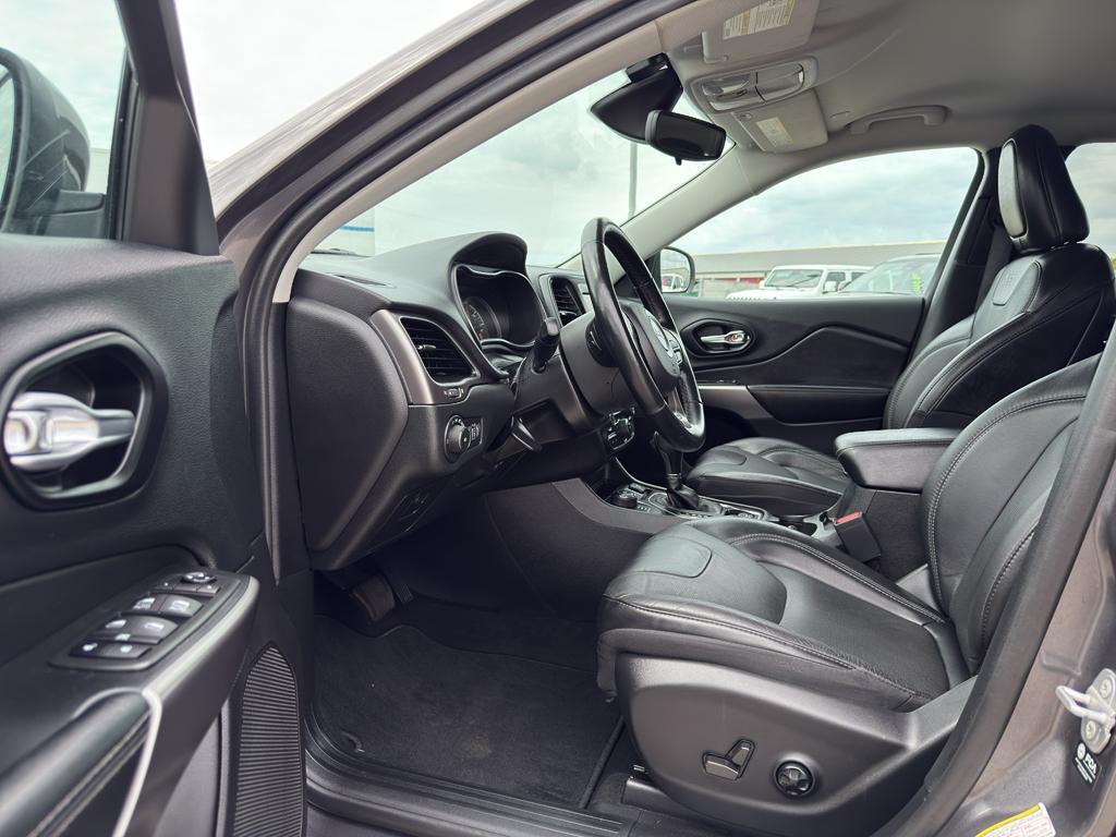 used 2021 Jeep Cherokee car, priced at $25,795