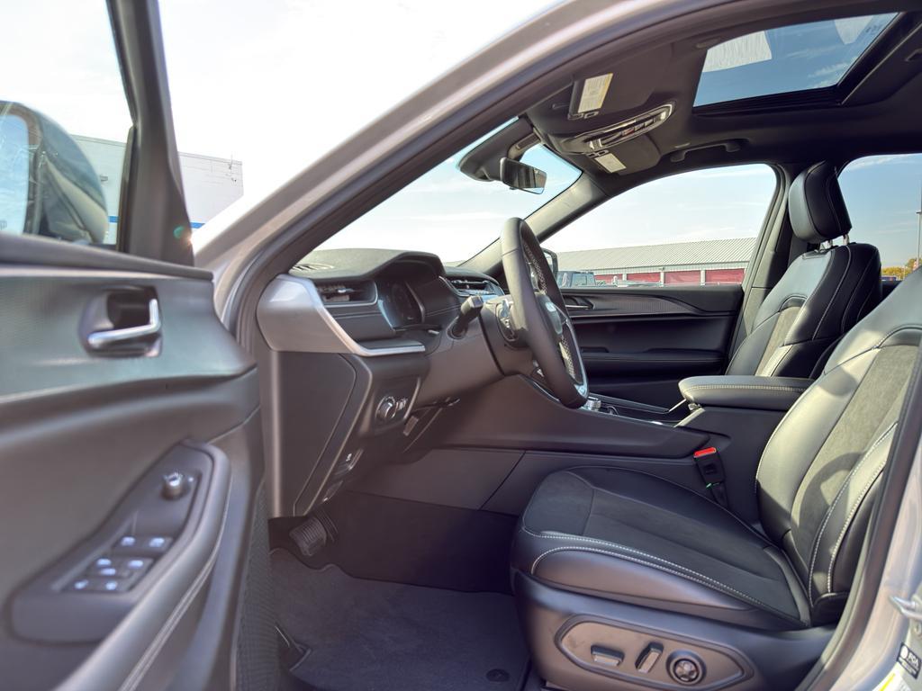 new 2025 Jeep Grand Cherokee L car, priced at $48,438