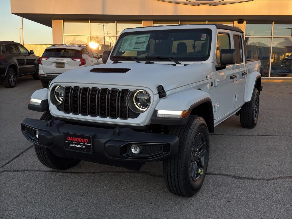 new 2025 Jeep Gladiator car, priced at $53,249