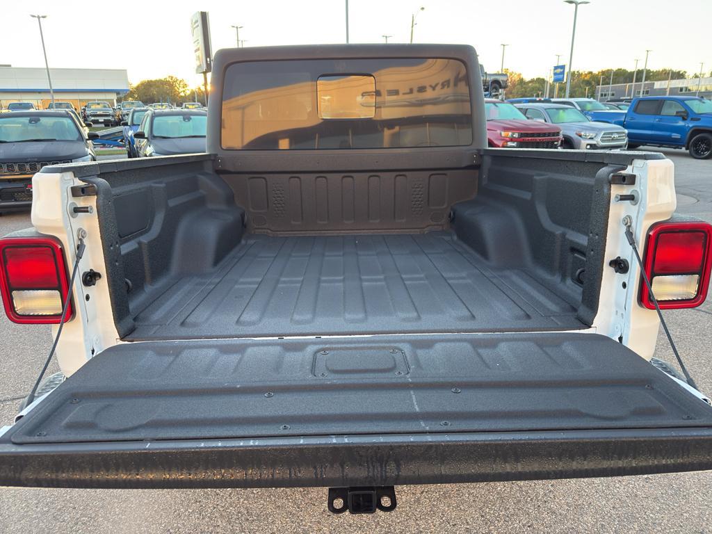 new 2025 Jeep Gladiator car, priced at $53,249