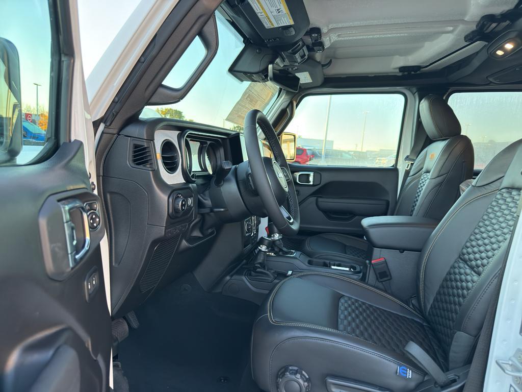 new 2025 Jeep Gladiator car, priced at $53,249