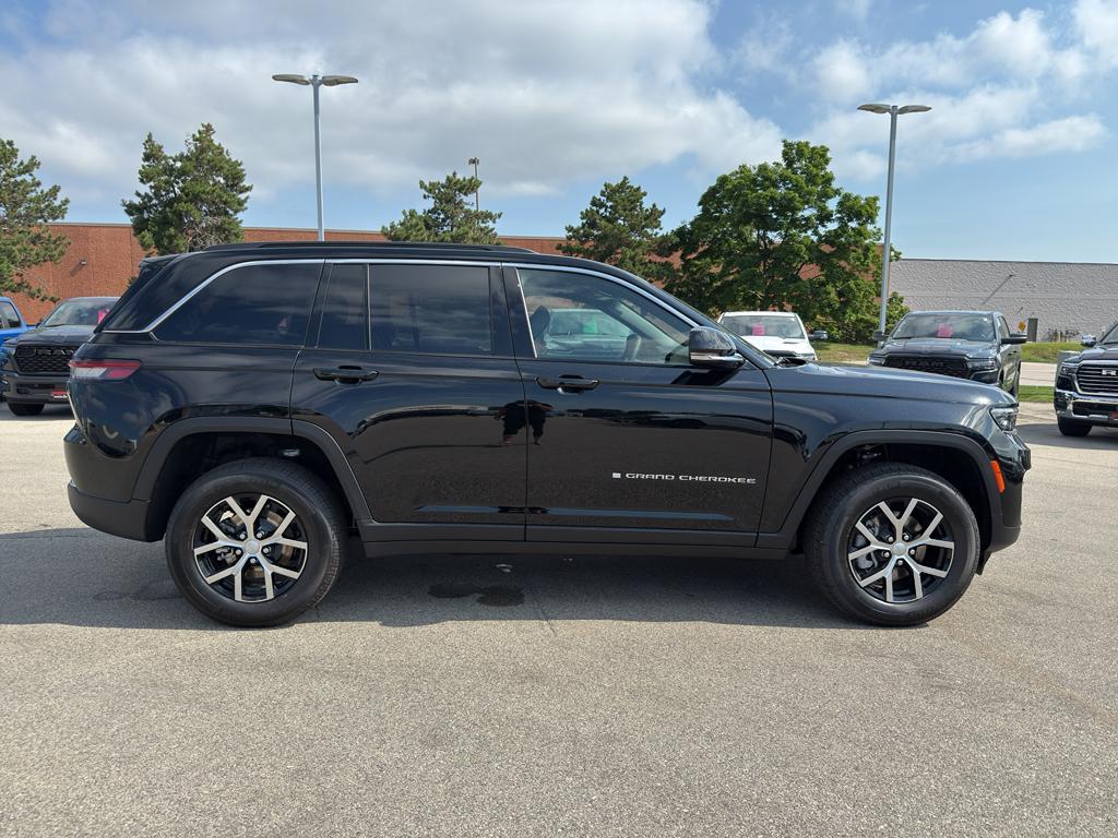 new 2025 Jeep Grand Cherokee car, priced at $47,751