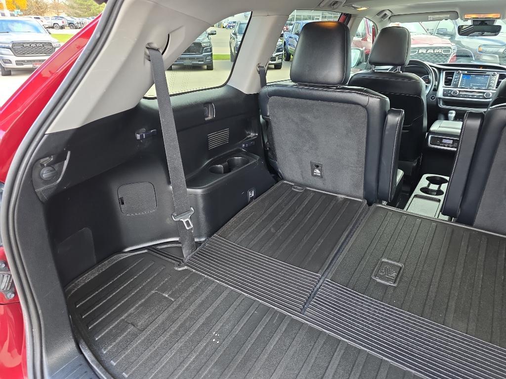 used 2018 Toyota Highlander car, priced at $24,995