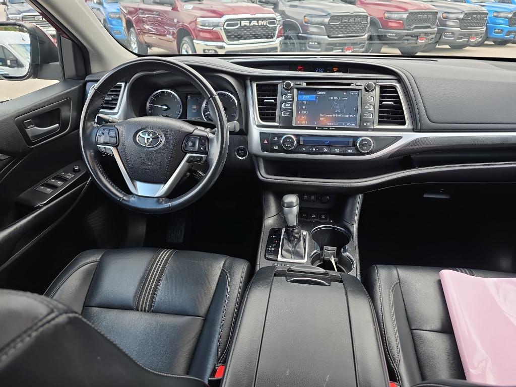 used 2018 Toyota Highlander car, priced at $24,995