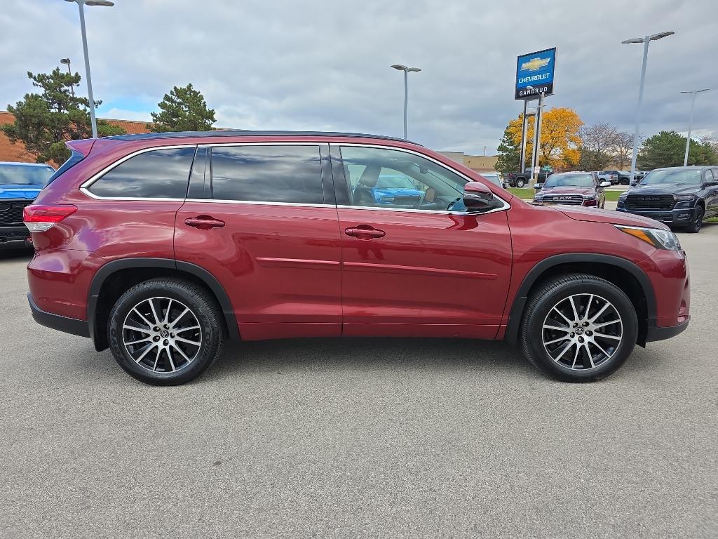used 2018 Toyota Highlander car, priced at $24,995