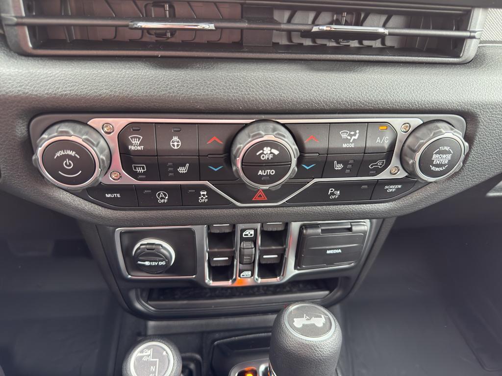 new 2025 Jeep Wrangler car, priced at $54,540
