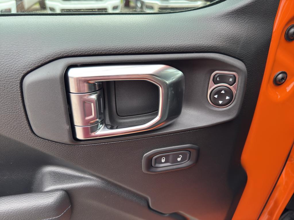 new 2025 Jeep Wrangler car, priced at $54,540