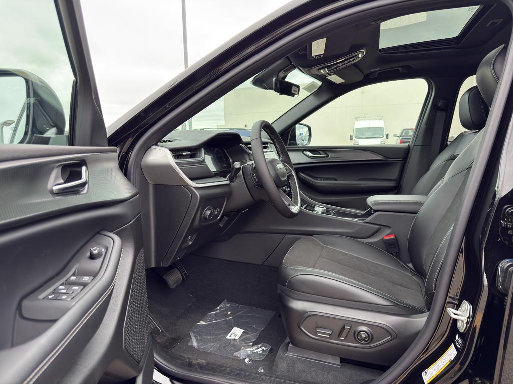 new 2025 Jeep Grand Cherokee L car, priced at $49,418