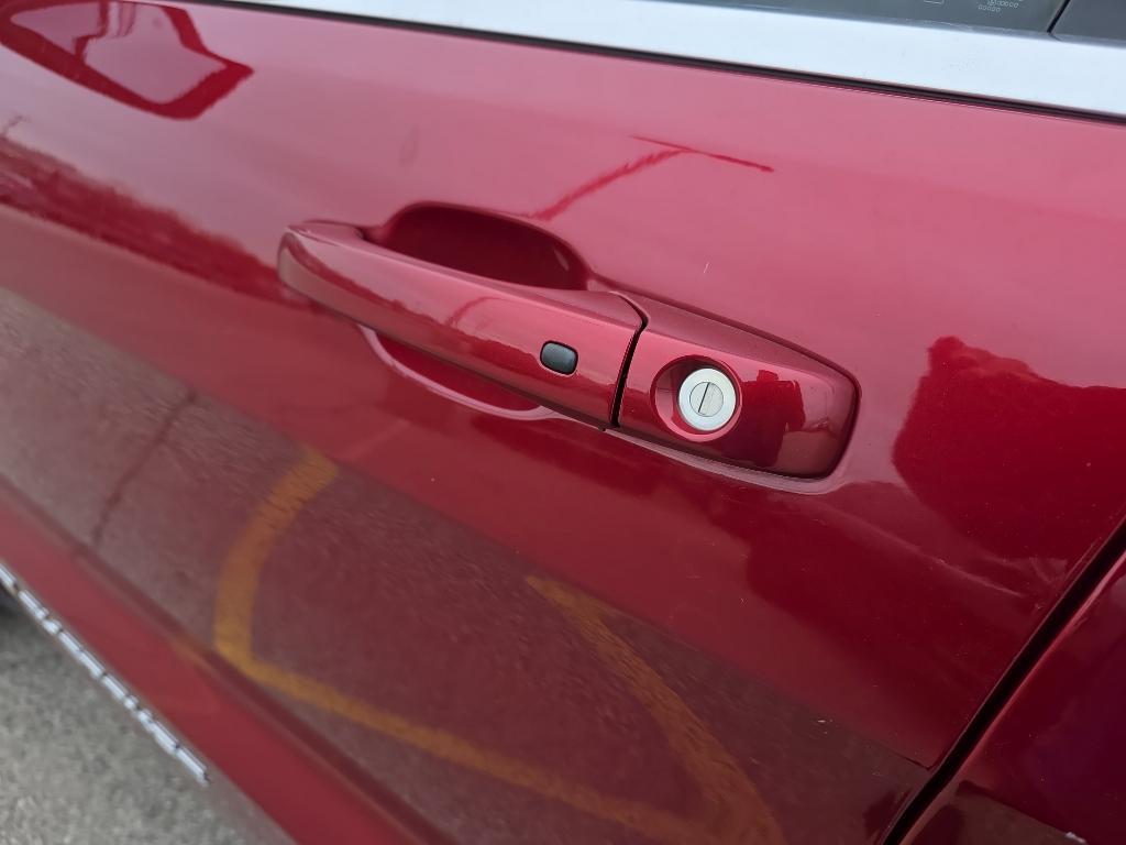 used 2015 Jeep Grand Cherokee car, priced at $9,995