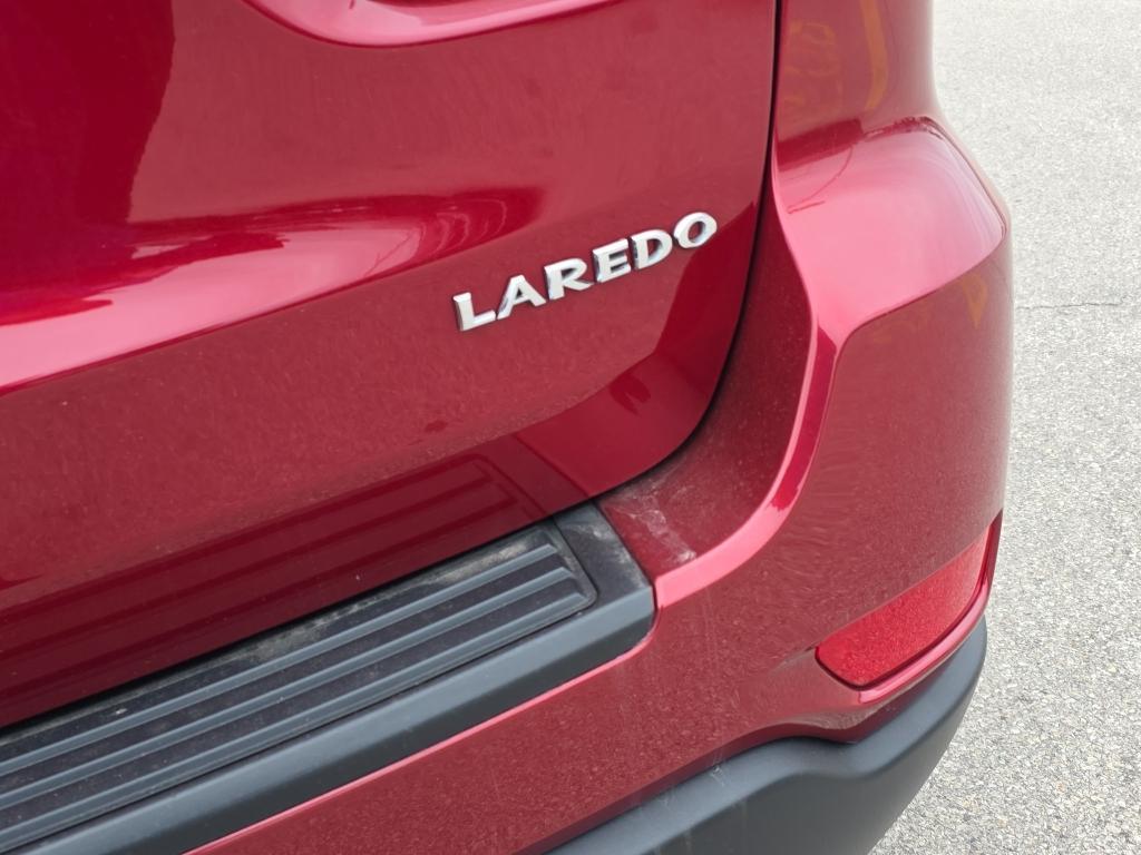 used 2015 Jeep Grand Cherokee car, priced at $9,995