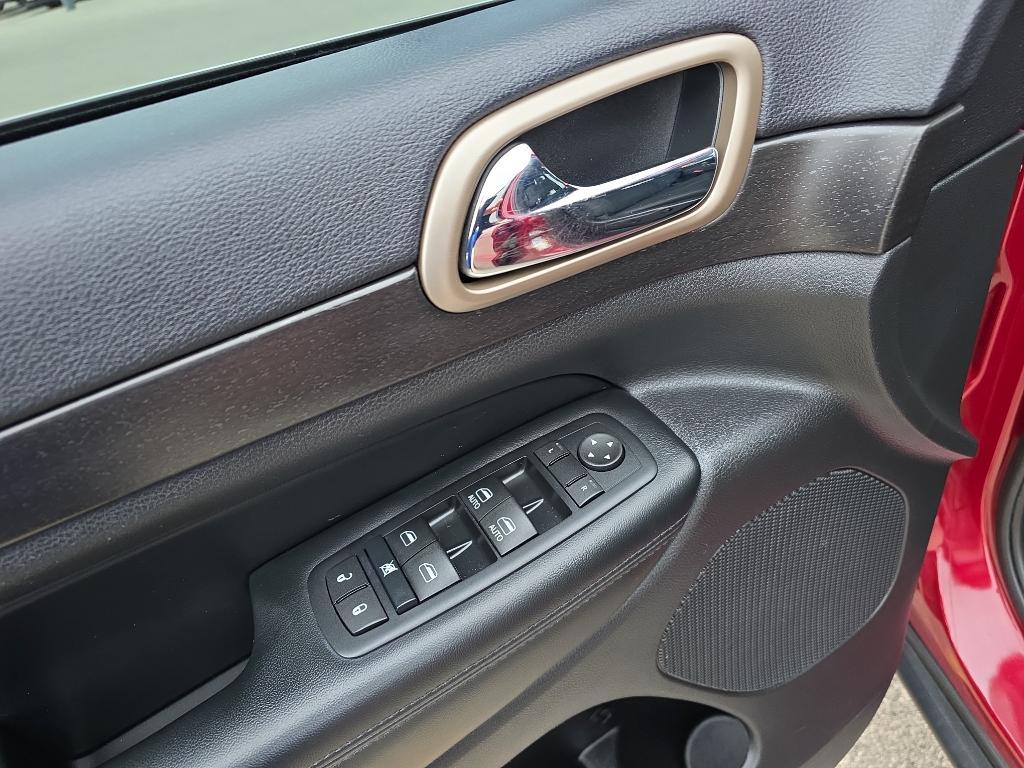 used 2015 Jeep Grand Cherokee car, priced at $9,995