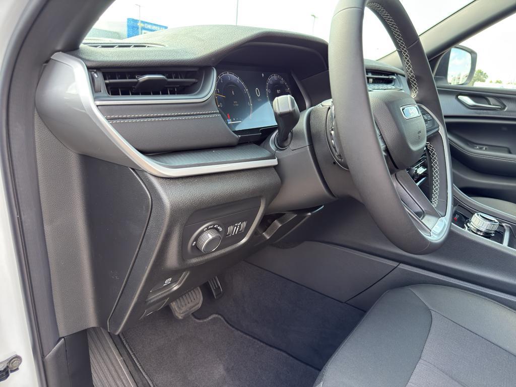 new 2025 Jeep Grand Cherokee L car, priced at $41,990