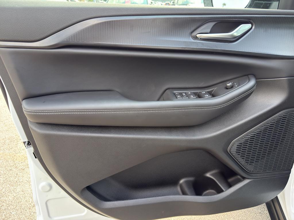 new 2025 Jeep Grand Cherokee L car, priced at $41,990
