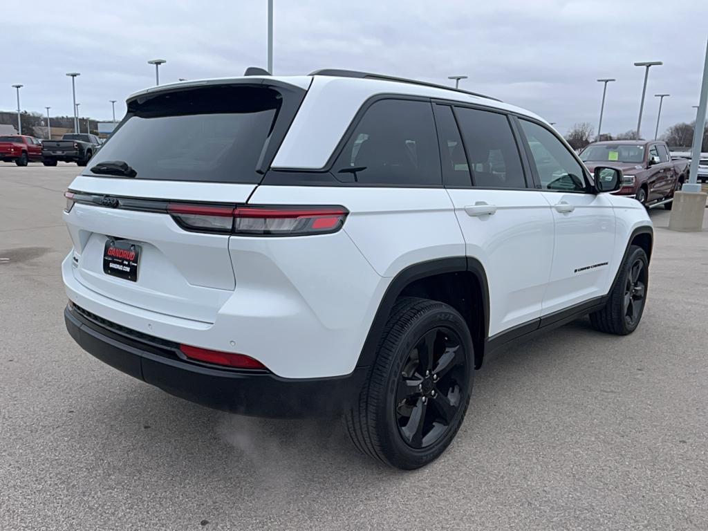 used 2022 Jeep Grand Cherokee car, priced at $32,995