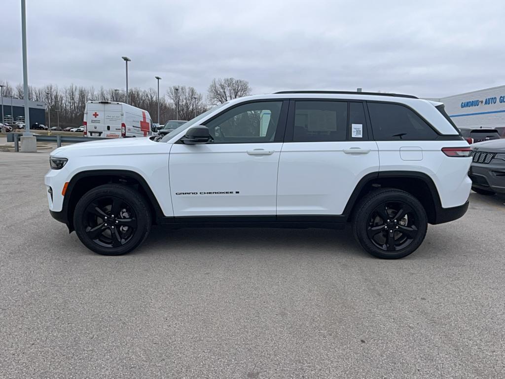 used 2022 Jeep Grand Cherokee car, priced at $32,995