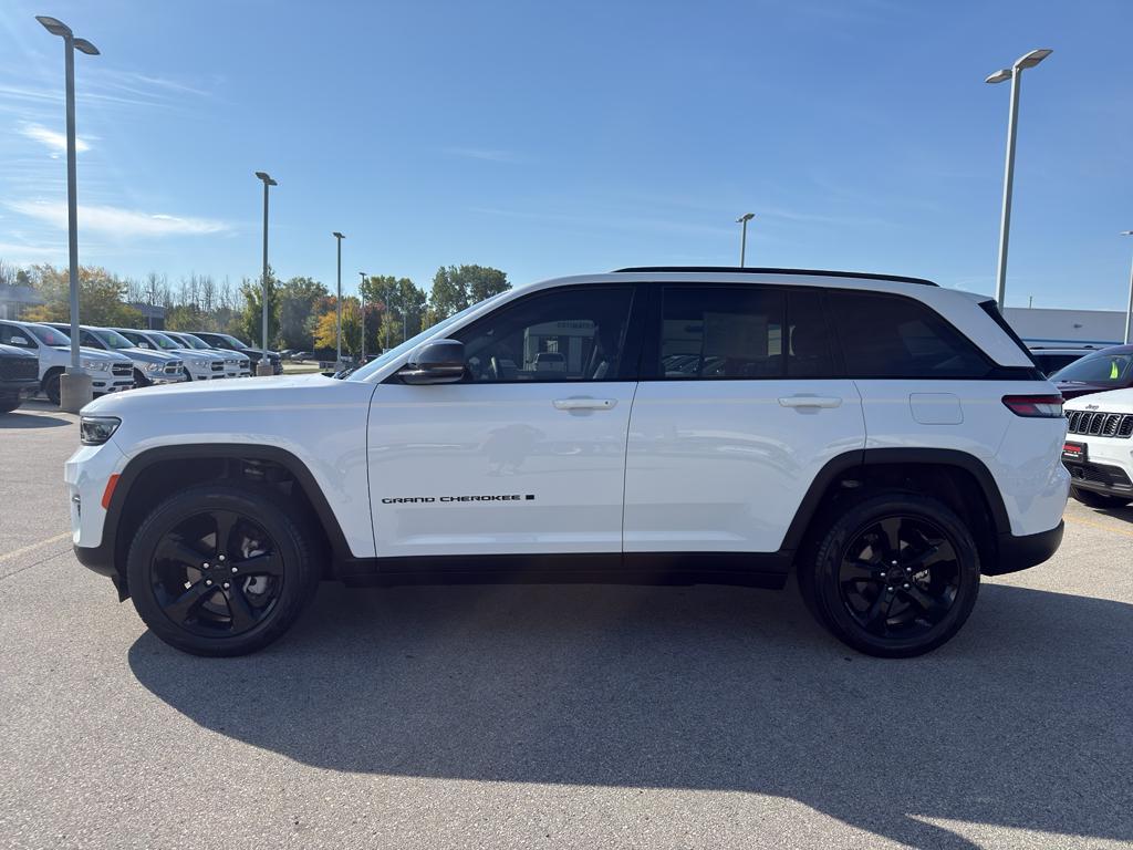 used 2023 Jeep Grand Cherokee car, priced at $34,995