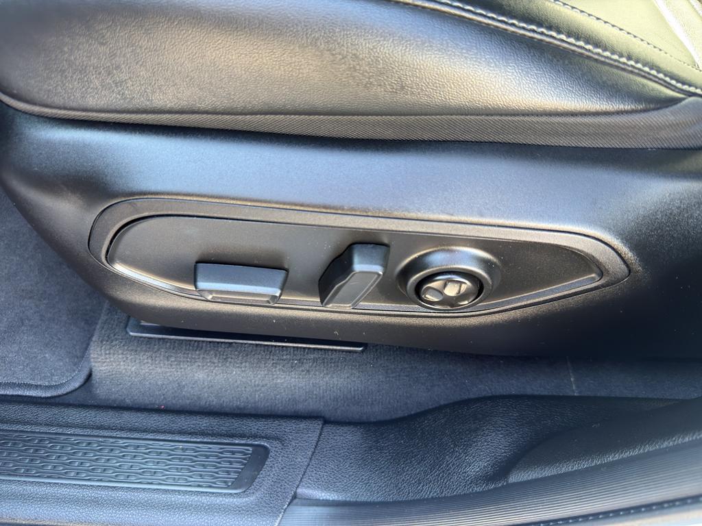 used 2023 Jeep Grand Cherokee car, priced at $34,995