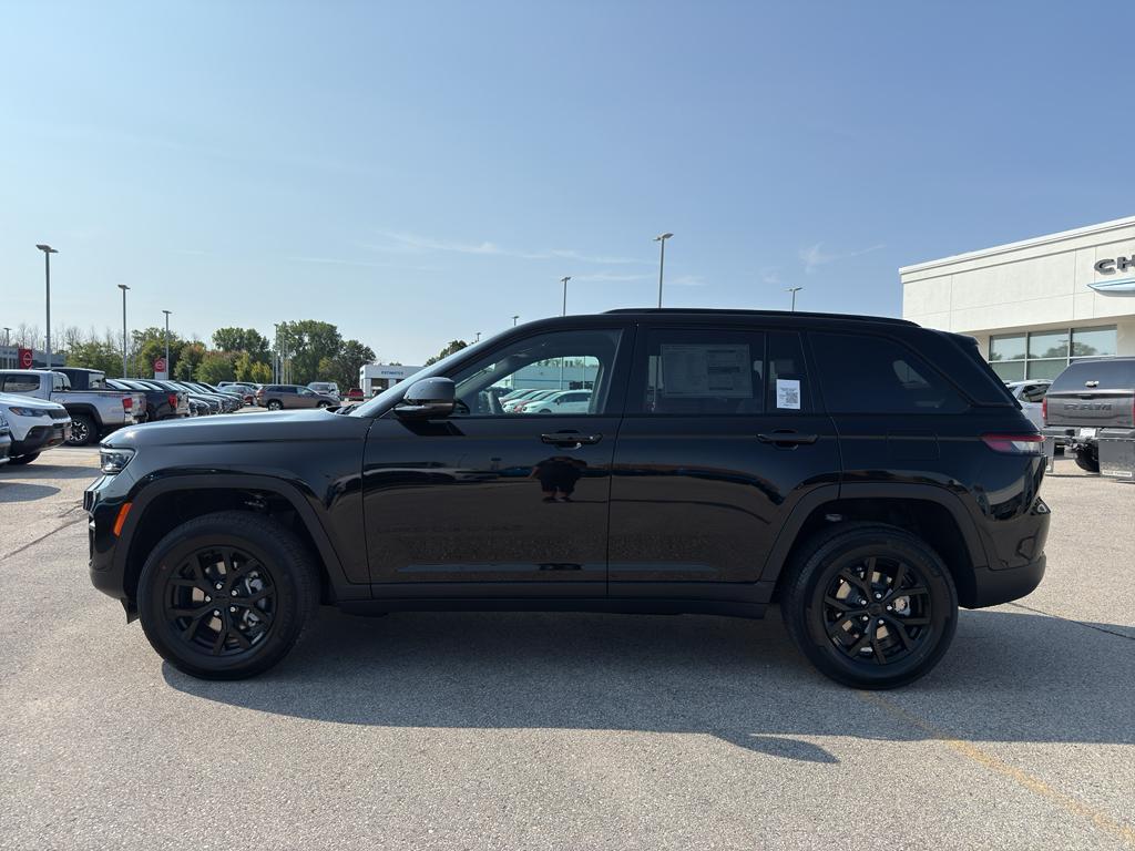 new 2025 Jeep Grand Cherokee car, priced at $45,478