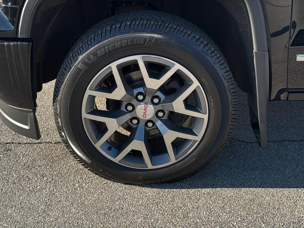 used 2015 GMC Sierra 1500 car, priced at $25,995