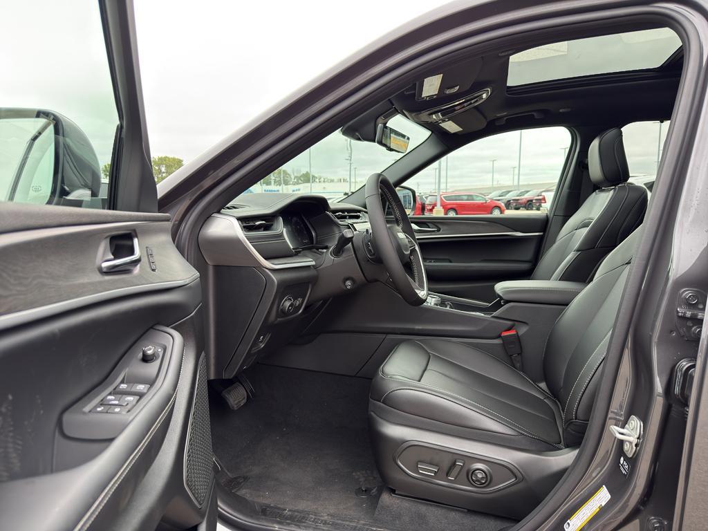 new 2025 Jeep Grand Cherokee L car, priced at $58,259