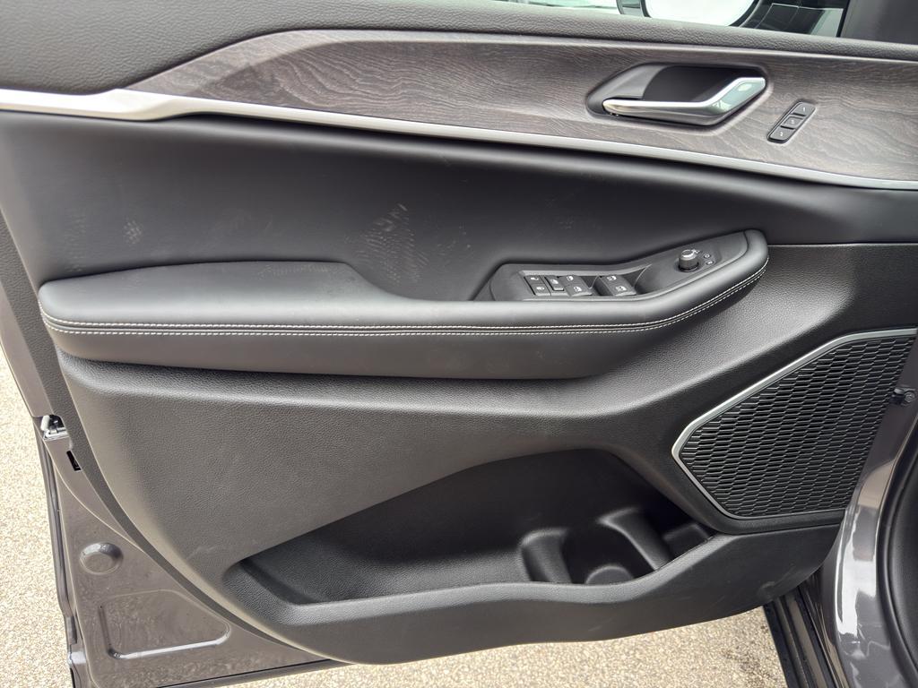 new 2025 Jeep Grand Cherokee L car, priced at $58,259