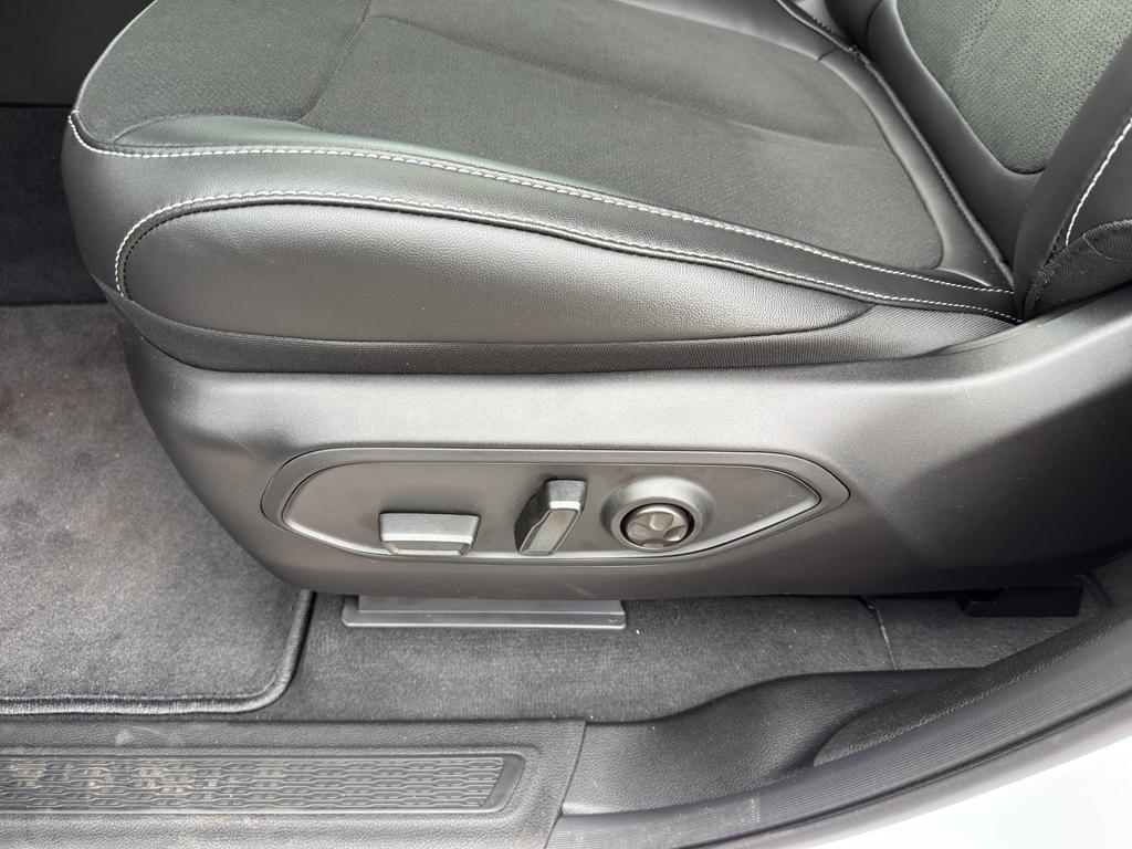 new 2025 Jeep Grand Cherokee L car