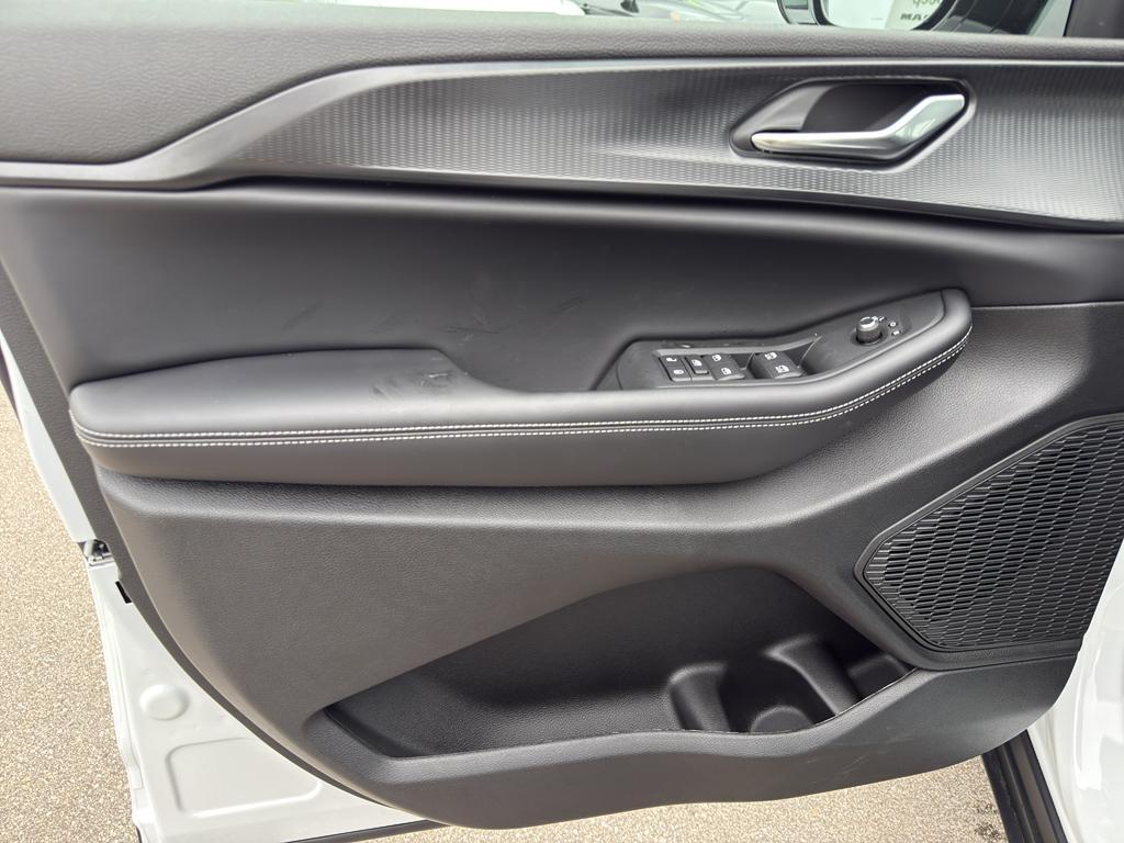 new 2025 Jeep Grand Cherokee L car