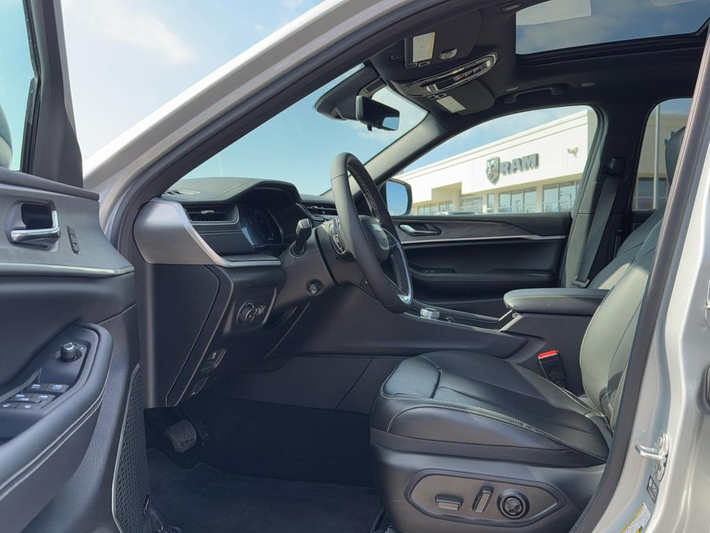 new 2025 Jeep Grand Cherokee L car, priced at $55,435