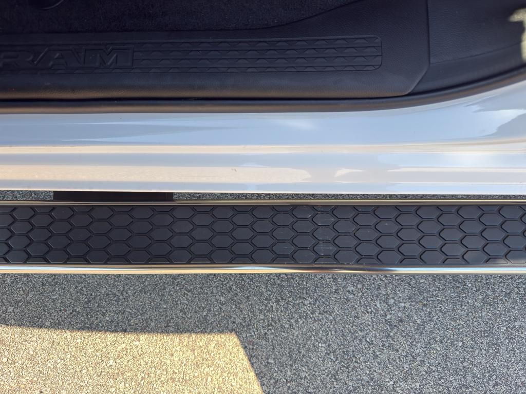 new 2025 Ram 1500 car, priced at $73,224